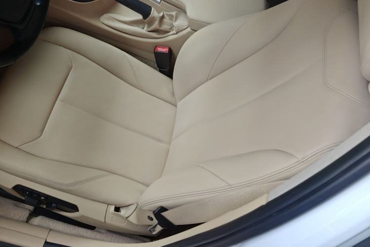 Used BMW 3 Series 2014 320Li Fashion Model Left Front Seat