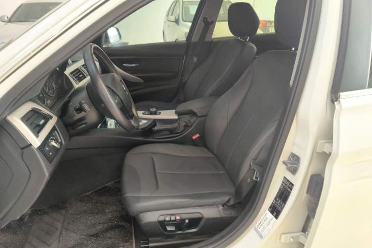 Used BMW 3 Series 2014 320Li Fashion Model Left Front Seat