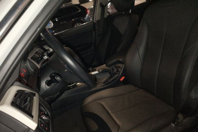 Used BMW 3 Series 2014 320Li Fashion Model Left Front Seat