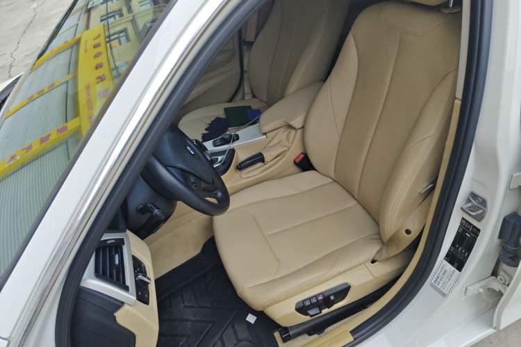 Used BMW 3 Series 2014 320Li Fashion Model Left Front Seat