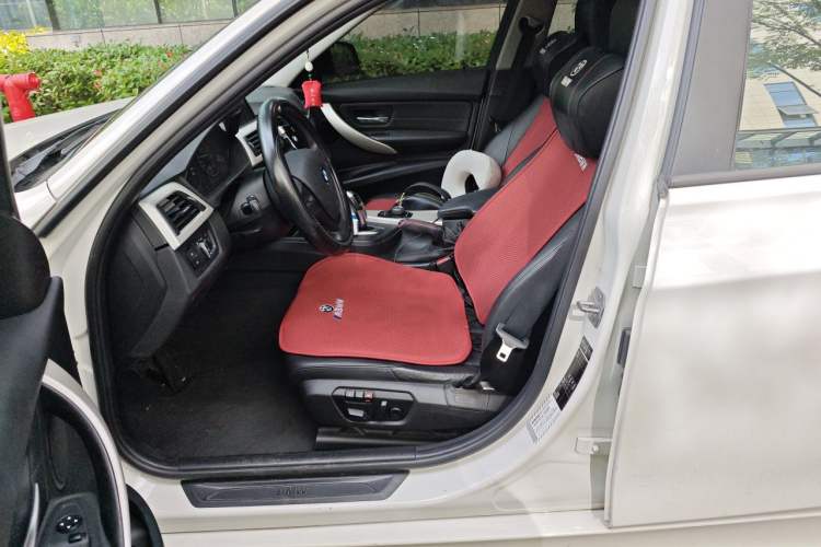 Used BMW 3 Series 2014 320i Active Edition Left Front Seat