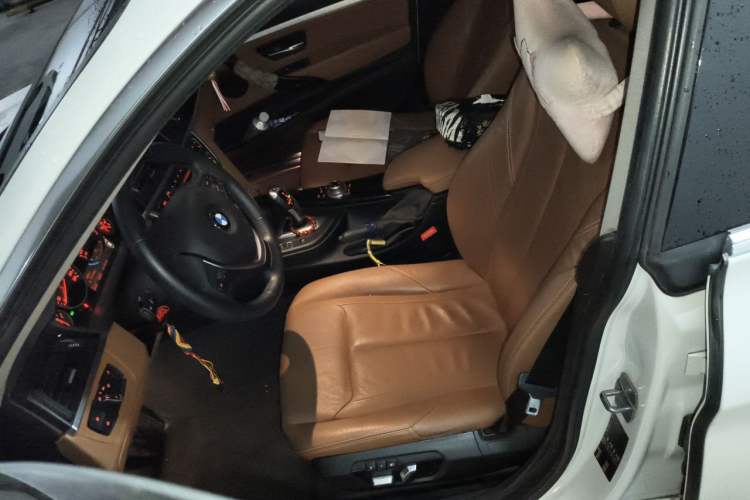 Used BMW 3 Series 2014 320i Sport Edition Left Front Seat
