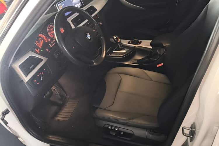 Used BMW 3 Series 2014 320Li Fashion Model Left Front Seat