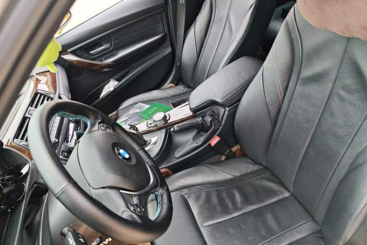 Used BMW 3 Series 2014 320Li Luxury Design Package Left Front Seat