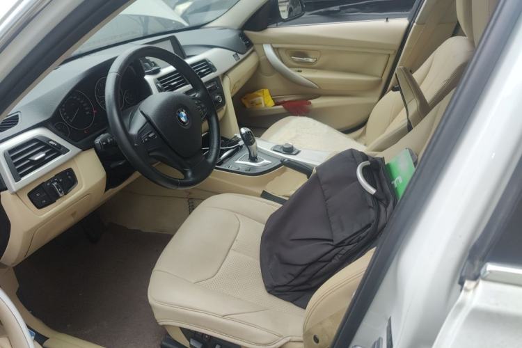 Used BMW 3 Series 2014 320Li Fashion Model Left Front Seat