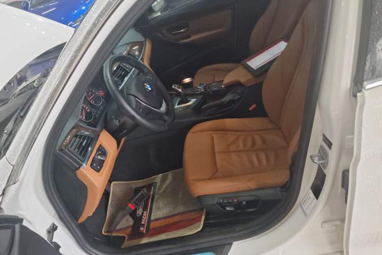 Used BMW 3 Series 2014 320Li Luxury Design Package Left Front Seat