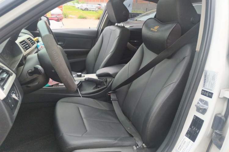 Used BMW 3 Series 2014 320i Active Edition Left Front Seat