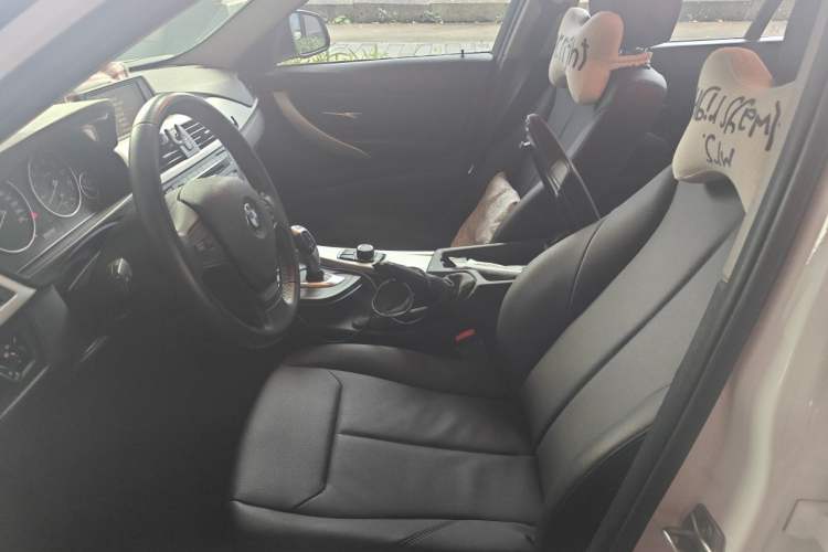 Used BMW 3 Series 2014 320i Active Edition Left Front Seat