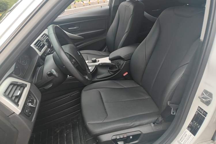 Used BMW 3 Series 2014 320i Sport Edition Left Front Seat