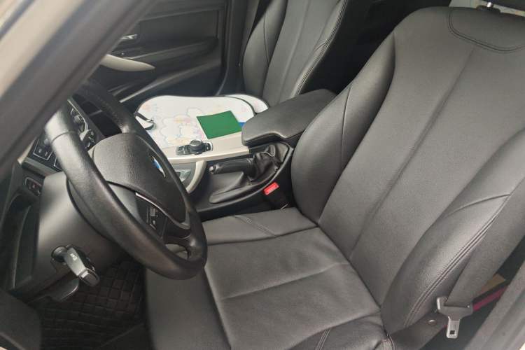 Used BMW 3 Series 2014 320Li Fashion Model Left Front Seat