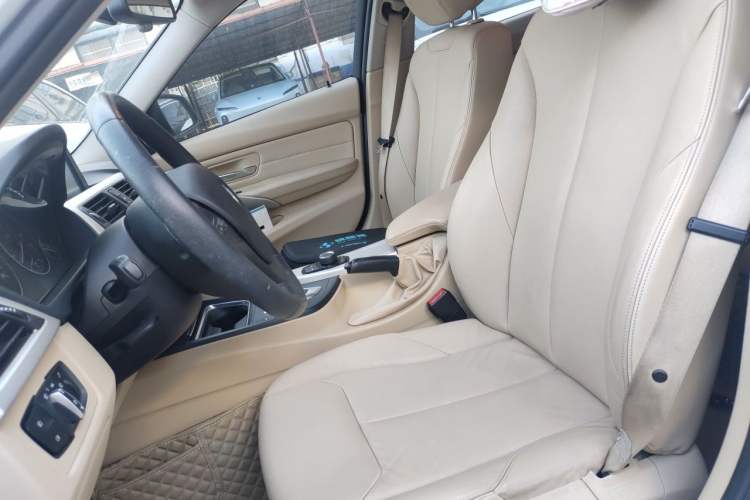 Used BMW 3 Series 2014 320i Sport Edition Left Front Seat