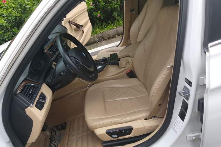 Used BMW 3 Series 2014 328Li Fashion Model Left Front Seat
