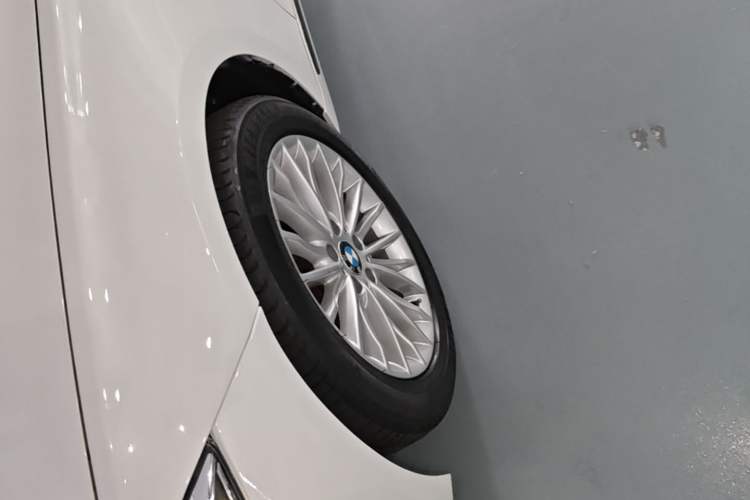 Used BMW 3 Series 2014 328Li Luxury Design Package Left Front Wheel Hub