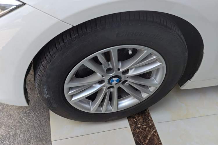 Used BMW 3 Series 2014 320Li Fashion Model Left Front Wheel Hub