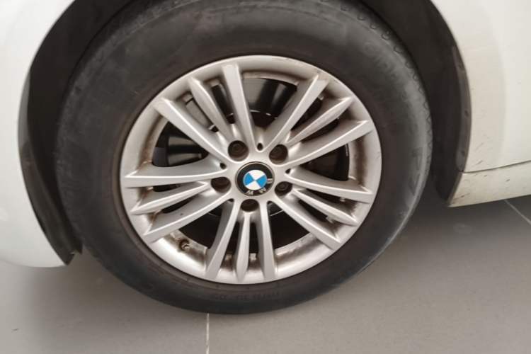 Used BMW 3 Series 2014 320Li Fashion Model Left Front Wheel Hub