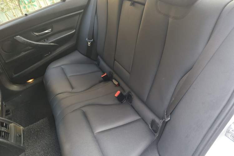 Used BMW 3 Series 2014 320Li Fashion Model Left Rear Seat