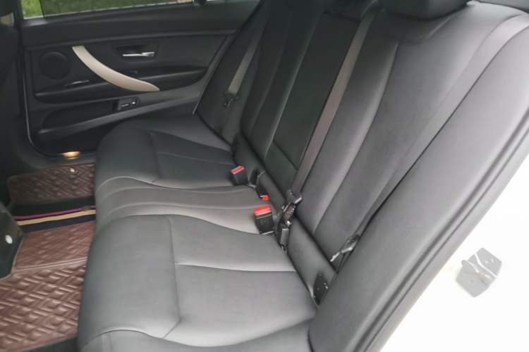 Used BMW 3 Series 2014 320Li Fashion Model Left Rear Seat