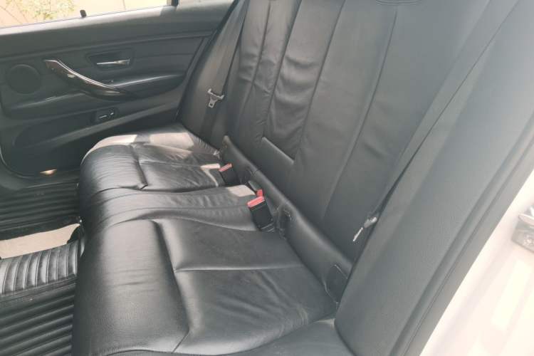Used BMW 3 Series 2014 328Li Fashion Model Left Rear Seat