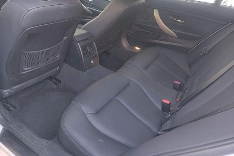 Used BMW 3 Series 2014 320Li Fashion Model Left Rear Seat