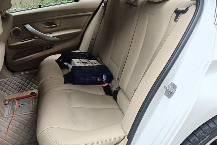 Used BMW 3 Series 2014 320Li Fashion Model Left Rear Seat
