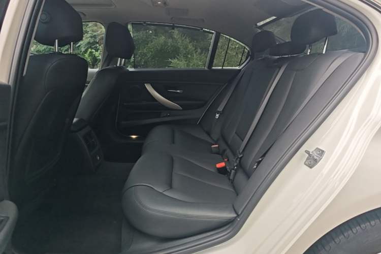 Used BMW 3 Series 2014 320Li Fashion Model Left Rear Seat