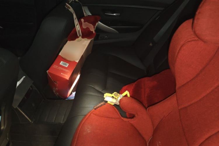 Used BMW 3 Series 2014 320Li Fashion Model Left Rear Seat