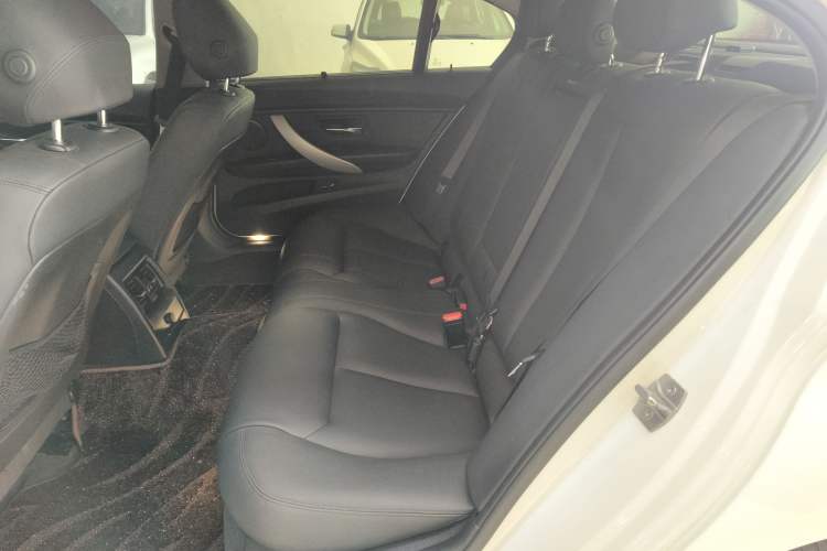 Used BMW 3 Series 2014 320Li Fashion Model Left Rear Seat
