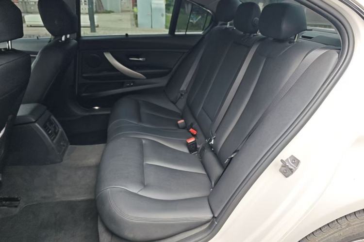 Used BMW 3 Series 2014 320Li Fashion Model Left Rear Seat