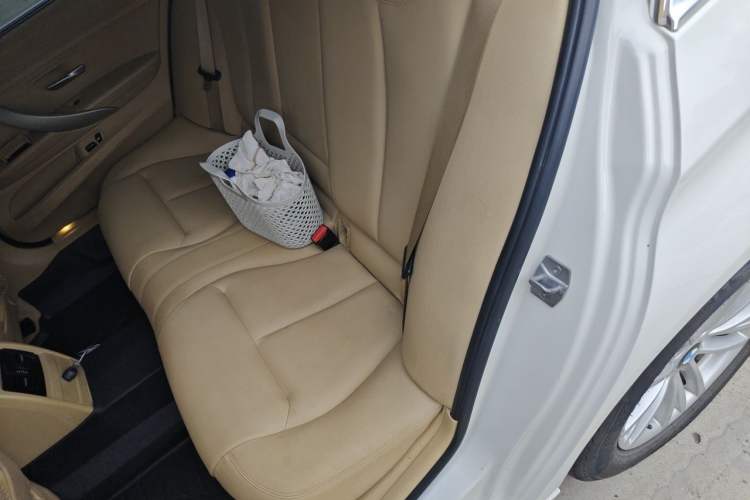 Used BMW 3 Series 2014 320Li Fashion Model Left Rear Seat