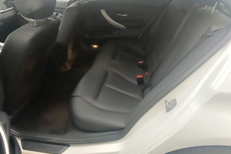 Used BMW 3 Series 2014 320Li Fashion Model Left Rear Seat