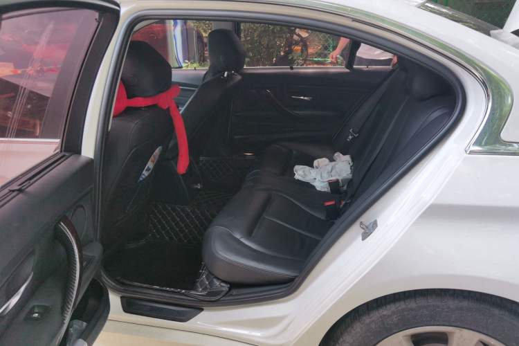 Used BMW 3 Series 2014 328Li Fashion Model Left Rear Seat