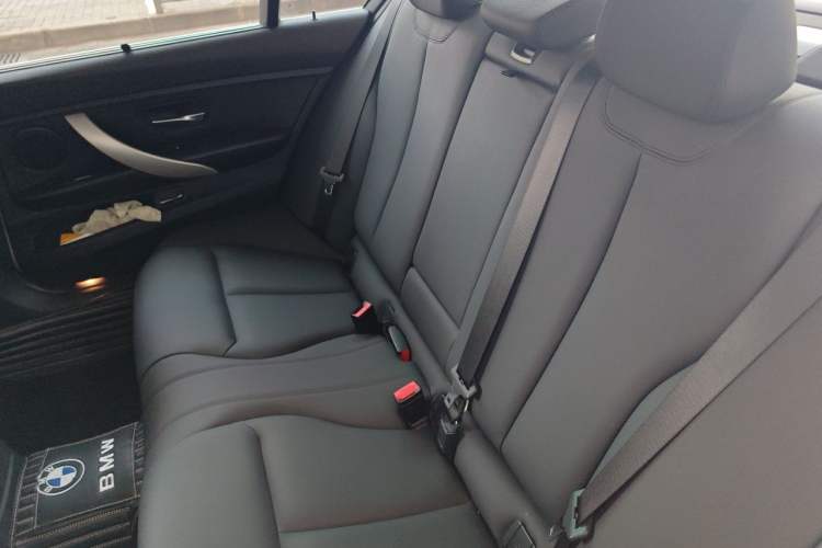 Used BMW 3 Series 2014 320Li Fashion Model Left Rear Seat