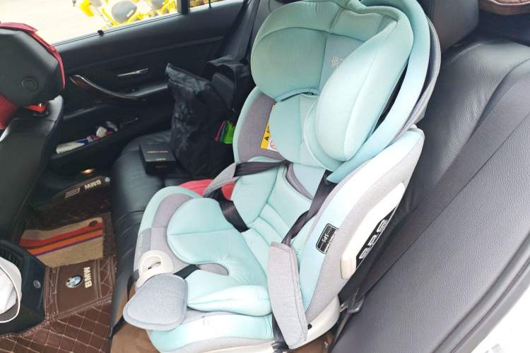 Used BMW 3 Series 2014 320Li Luxury Design Package Left Rear Seat