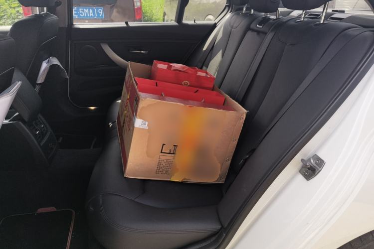 Used BMW 3 Series 2014 320Li Fashion Model Left Rear Seat