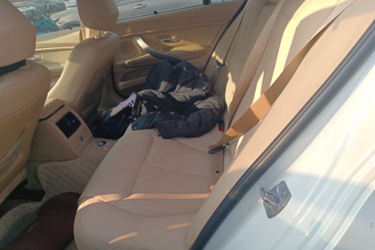 Used BMW 3 Series 2014 320Li Fashion Model Left Rear Seat