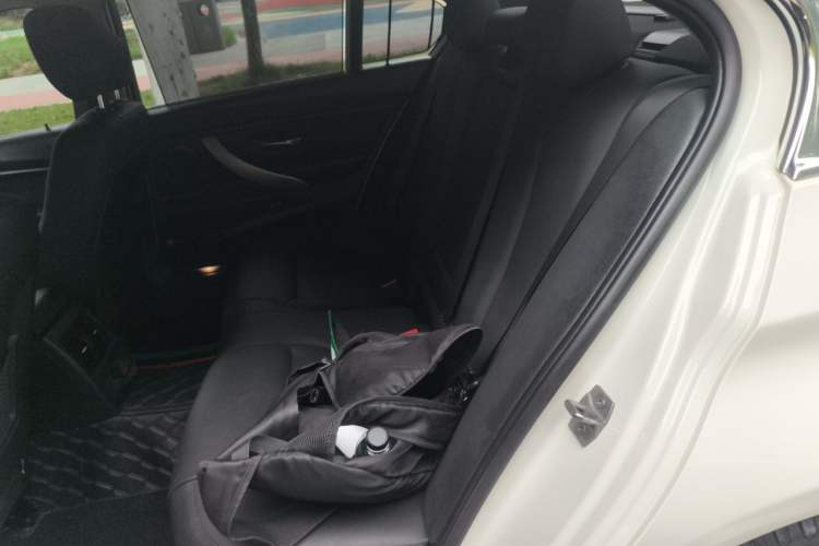 Used BMW 3 Series 2014 320Li Fashion Model Left Rear Seat