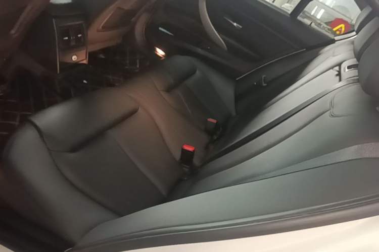 Used BMW 3 Series 2014 320Li Fashion Model Left Rear Seat
