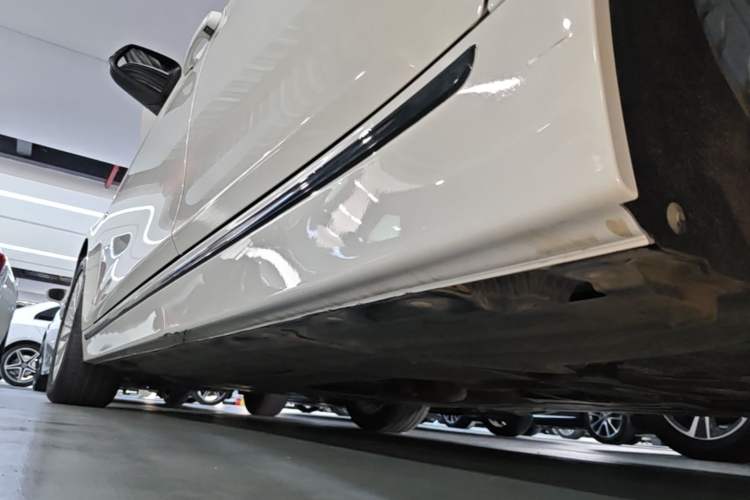 Used BMW 3 Series 2014 328Li Luxury Design Package Left Side Sill