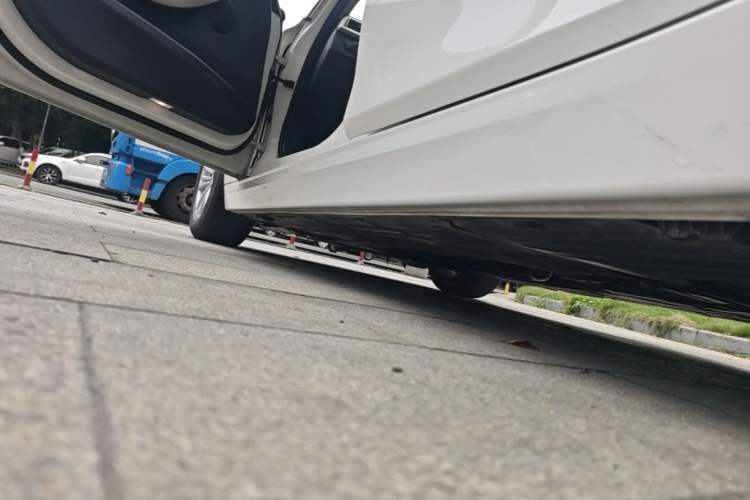 Used BMW 3 Series 2014 320Li Fashion Model Left Side Sill