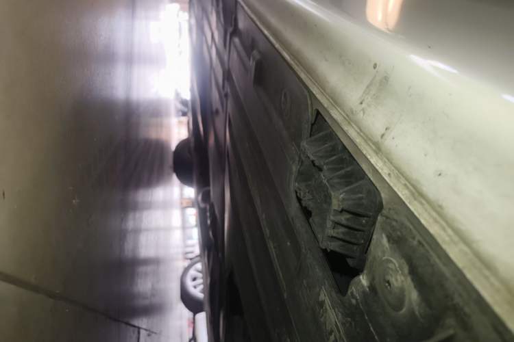 Used BMW 3 Series 2014 320Li Fashion Model Left Side Sill