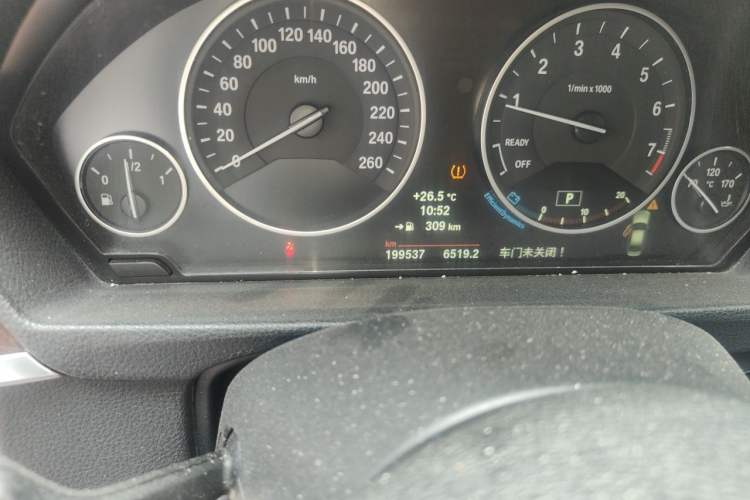 Used BMW 3 Series 2014 328Li xDrive Luxury Design Package Odometer Close Up