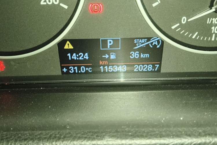 Used BMW 3 Series 2014 320Li Fashion Model Odometer Close Up