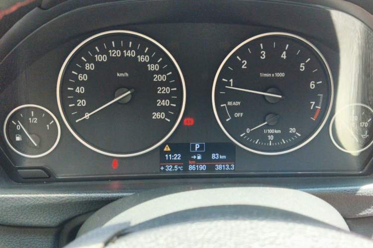 Used BMW 3 Series 2014 320i Sport Edition Odometer Close Up