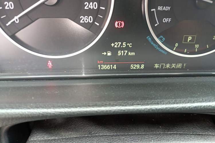 Used BMW 3 Series 2014 328Li Fashion Model Odometer Close Up