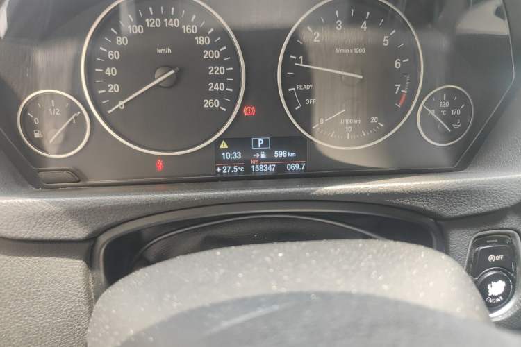 Used BMW 3 Series 2014 320i Sport Edition Odometer Close Up