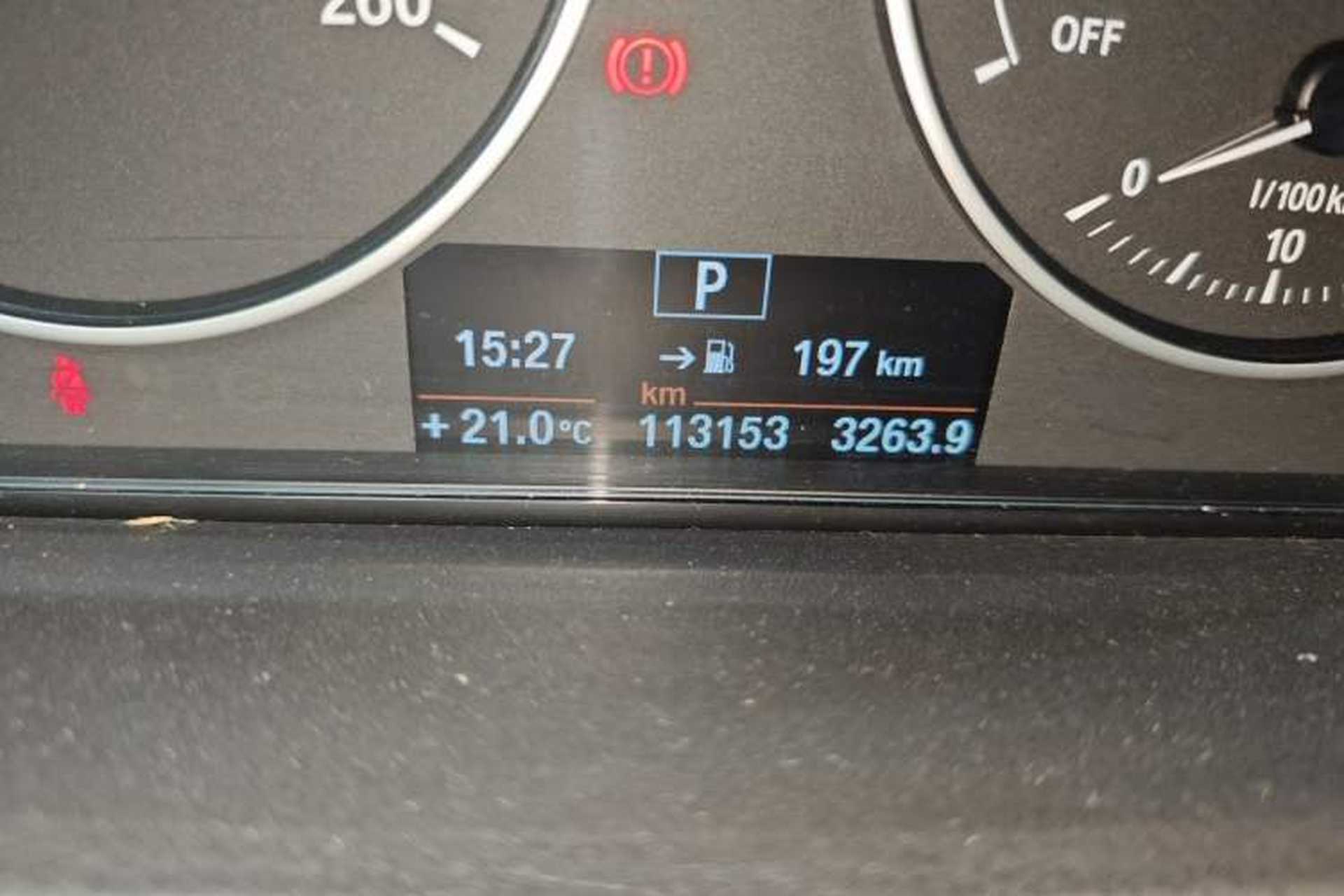 Used BMW 3 Series 2014 320i Active Edition Odometer Close Up