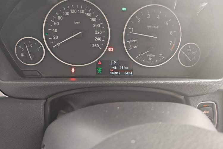 Used BMW 3 Series 2014 328Li Fashion Model Odometer Close Up