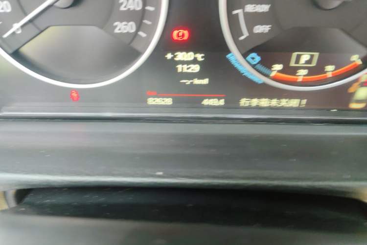 Used BMW 3 Series 2014 320Li Luxury Design Package Odometer Close Up