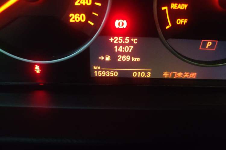 Used BMW 3 Series 2014 320Li Fashion Design Package Odometer Close Up