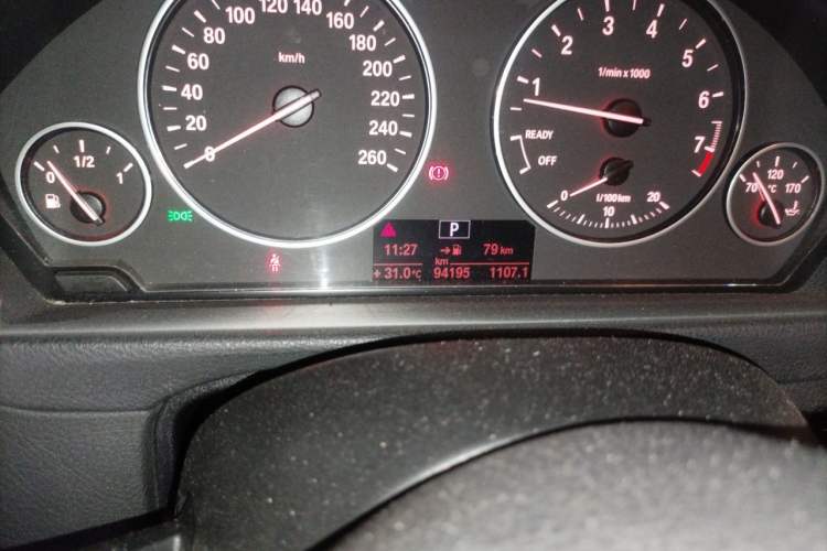 Used BMW 3 Series 2014 320i Active Edition Odometer Close Up